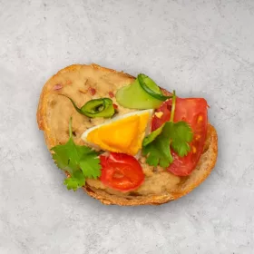   Indonéz mogyorókrémes–tojásos fingergood nyitott szendvics