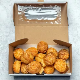 Sajtos kovászos pogácsa