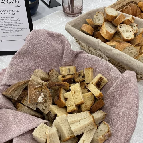 Kovászos kenyérkosár - napi kínálat szerint